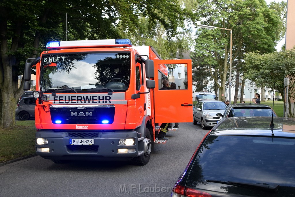 Feuer Koeln Vingst Sybiliusstr P17.JPG - Miklos Laubert